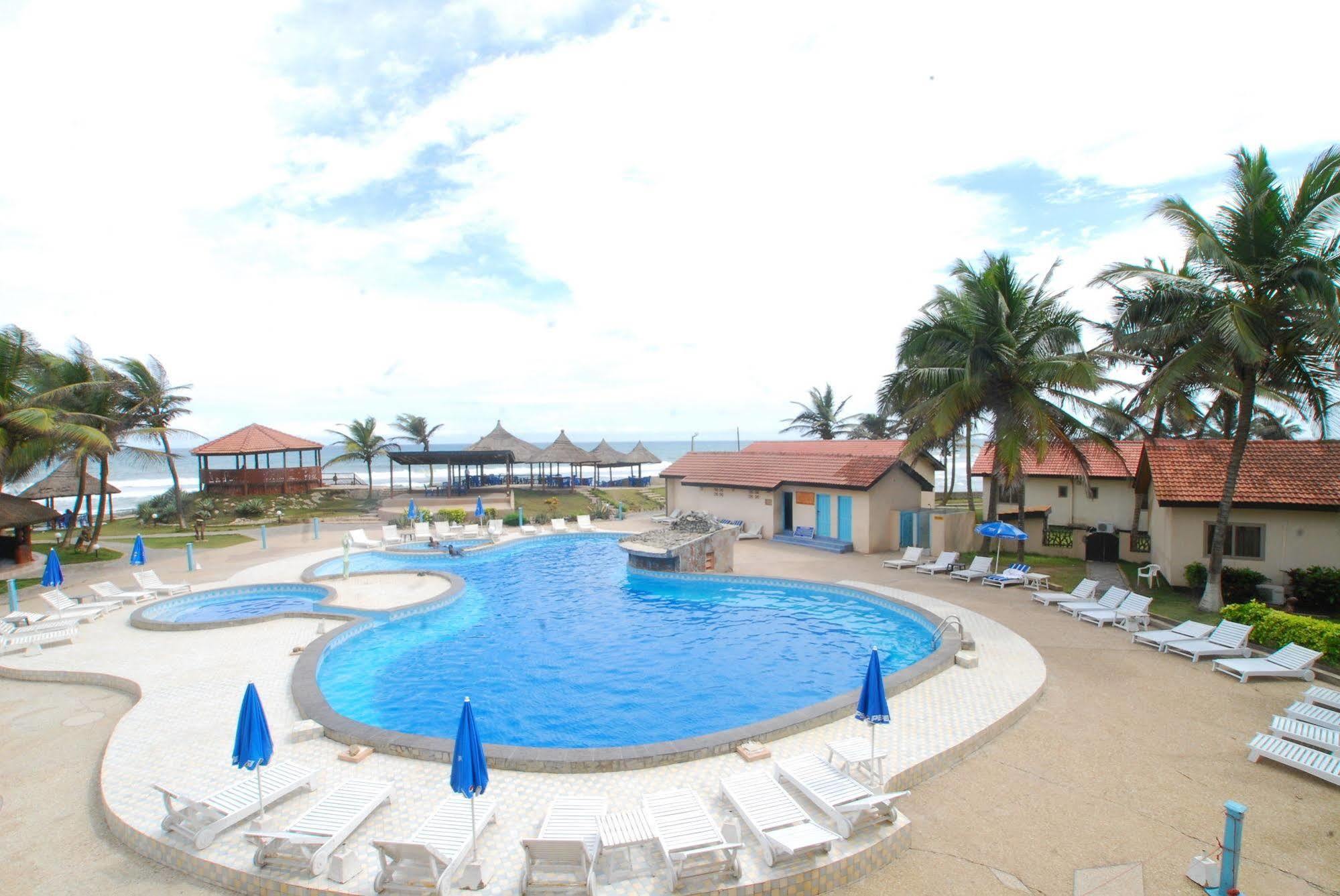Ramada Resort Accra Esterno foto